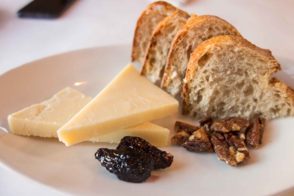 Seahive Beehive cheese, figs in port, walnuts and bread.