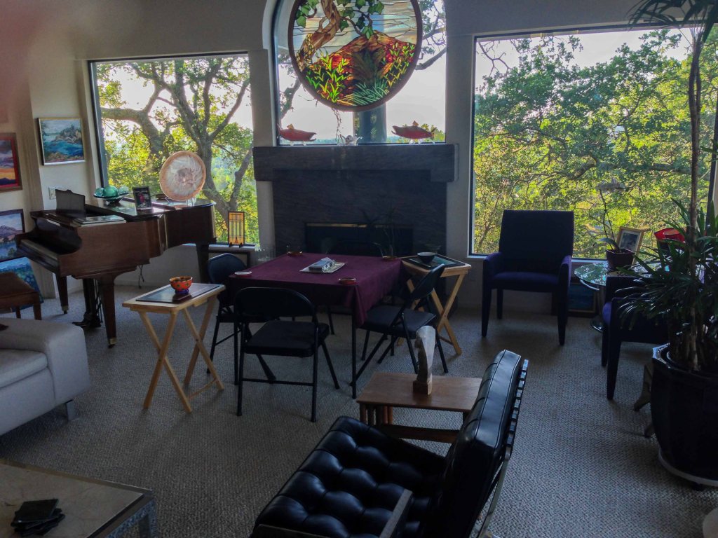 Bridge clubs don't usually look like this