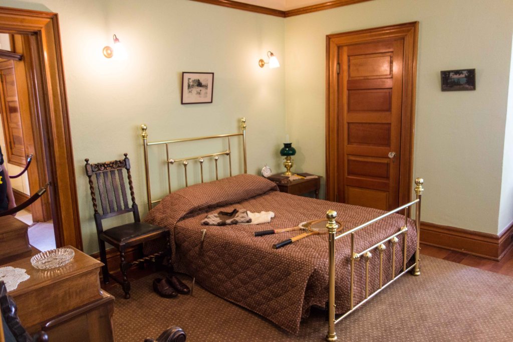 One of the 7 guest bedrooms