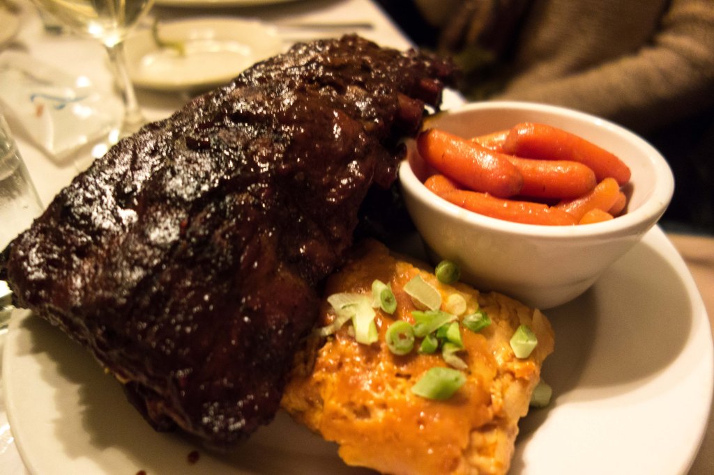 A full rack of ribs