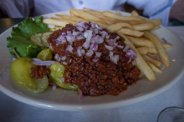 You can't see the large bowl of salad this comes with, just trust me.