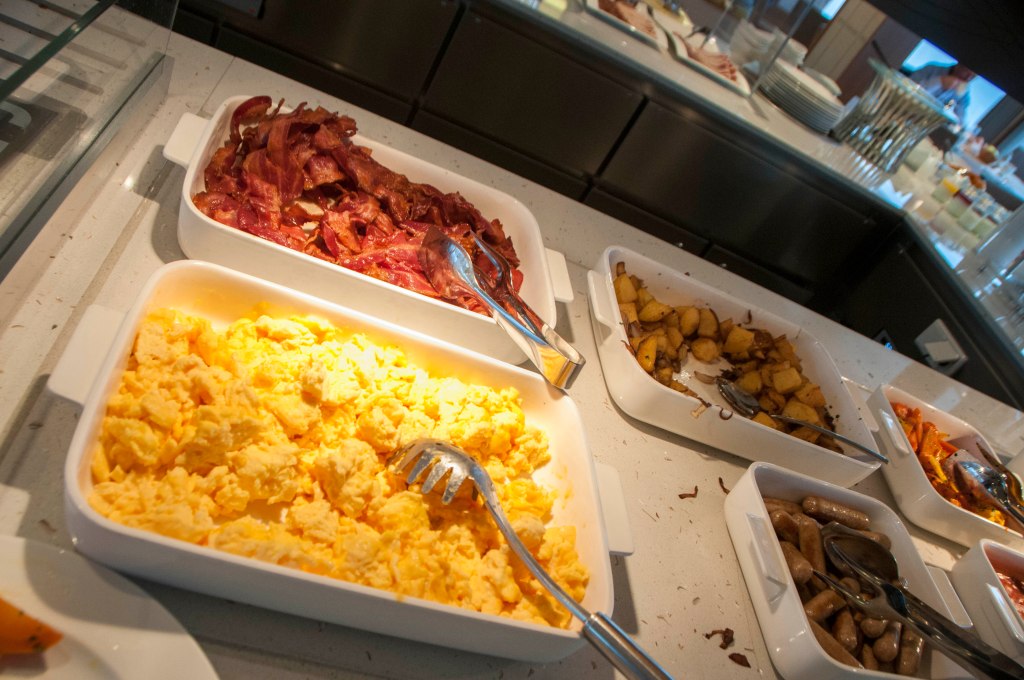 Eggs, bacon, sausage, potatoes, all the usual breakfast items.