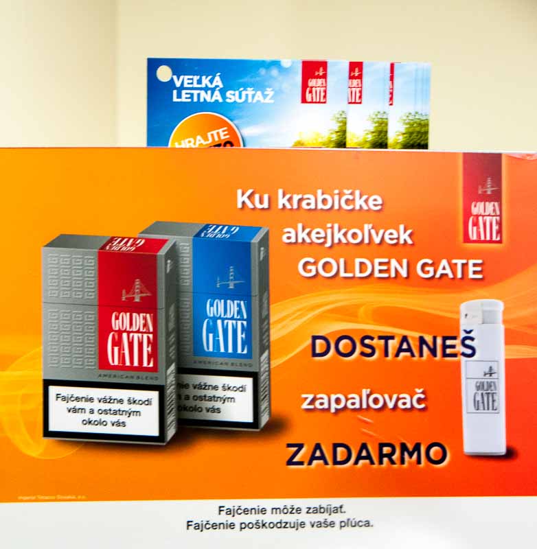 I doubt that they pay royalties on the name or image of the bridge.