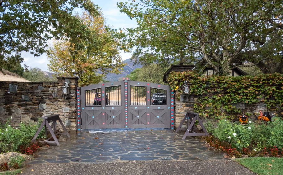 The gates to Neverland.