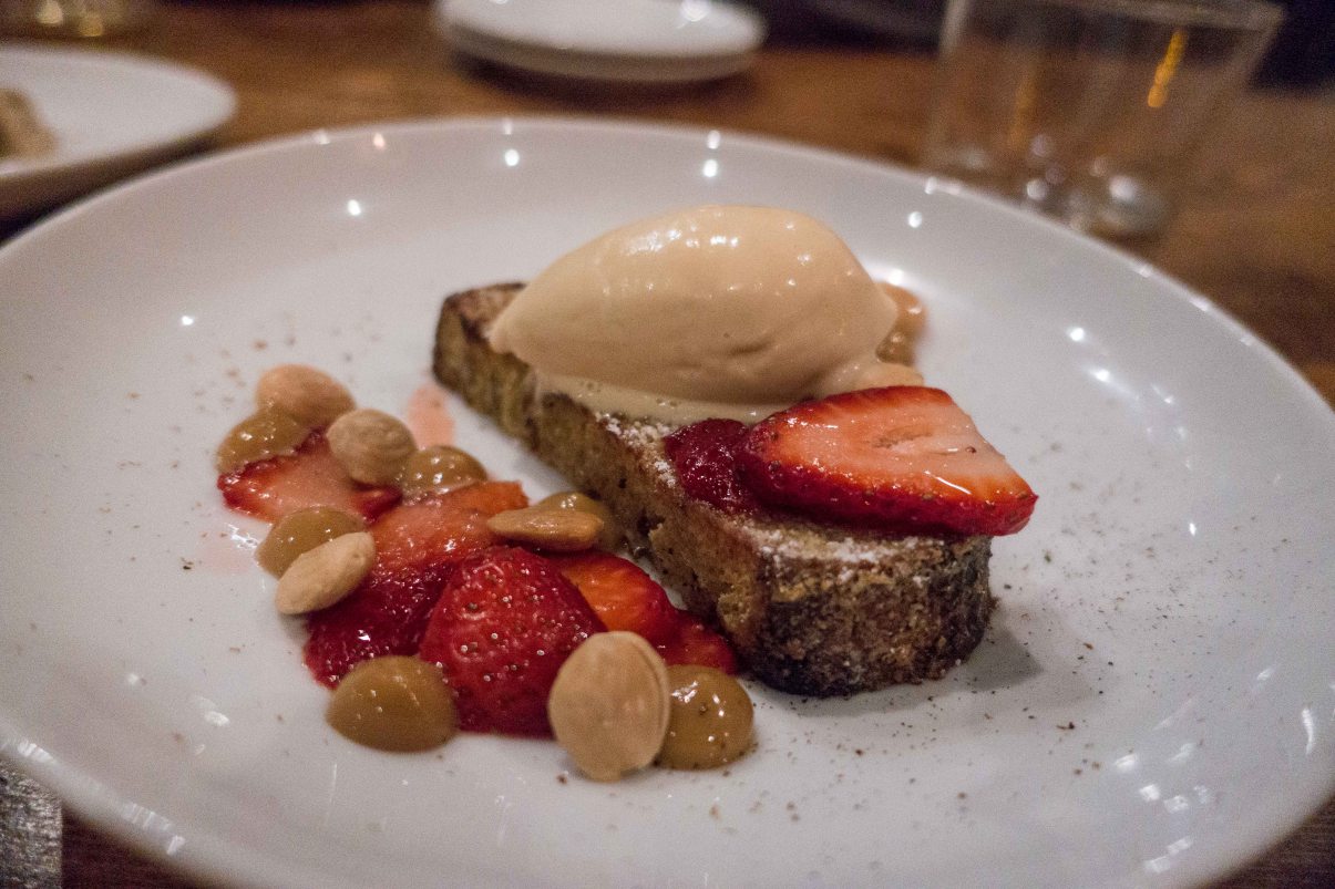 torrijas, strawberries and dulce la leche ice cream