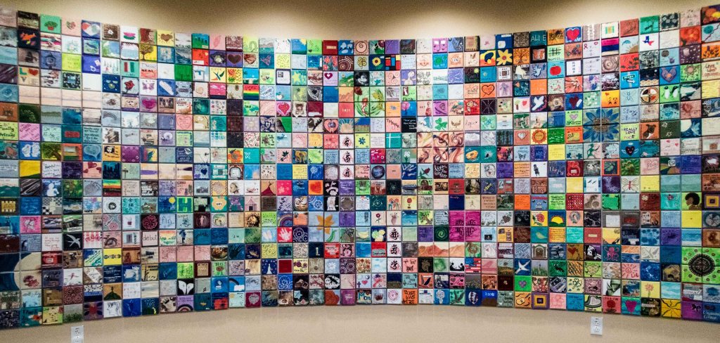 Small contributions create a homogeneous whole.